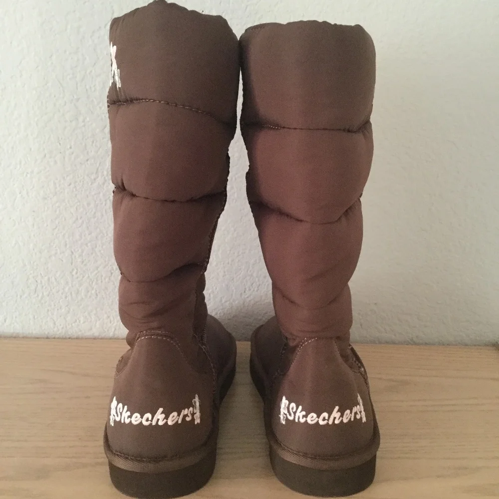 Girl's puffy boots